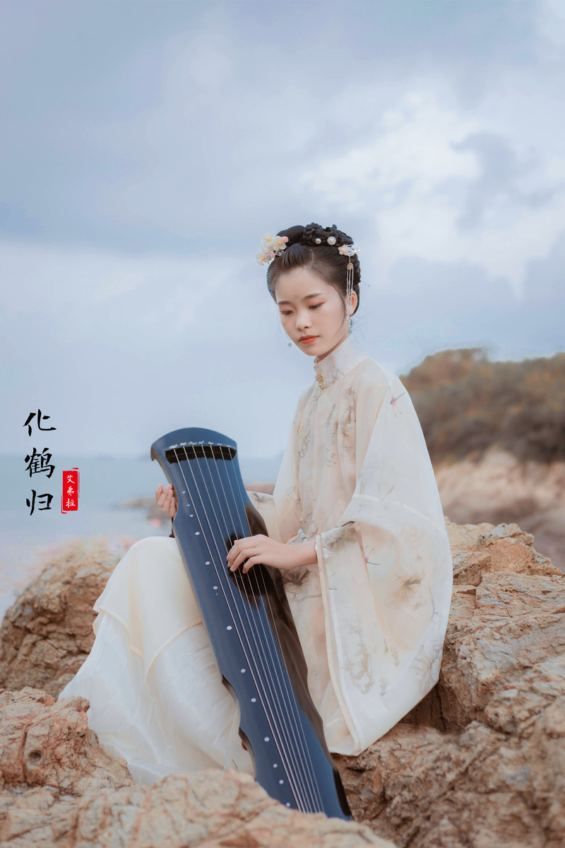 气质典雅的古装美女五官精致唯美古风图片