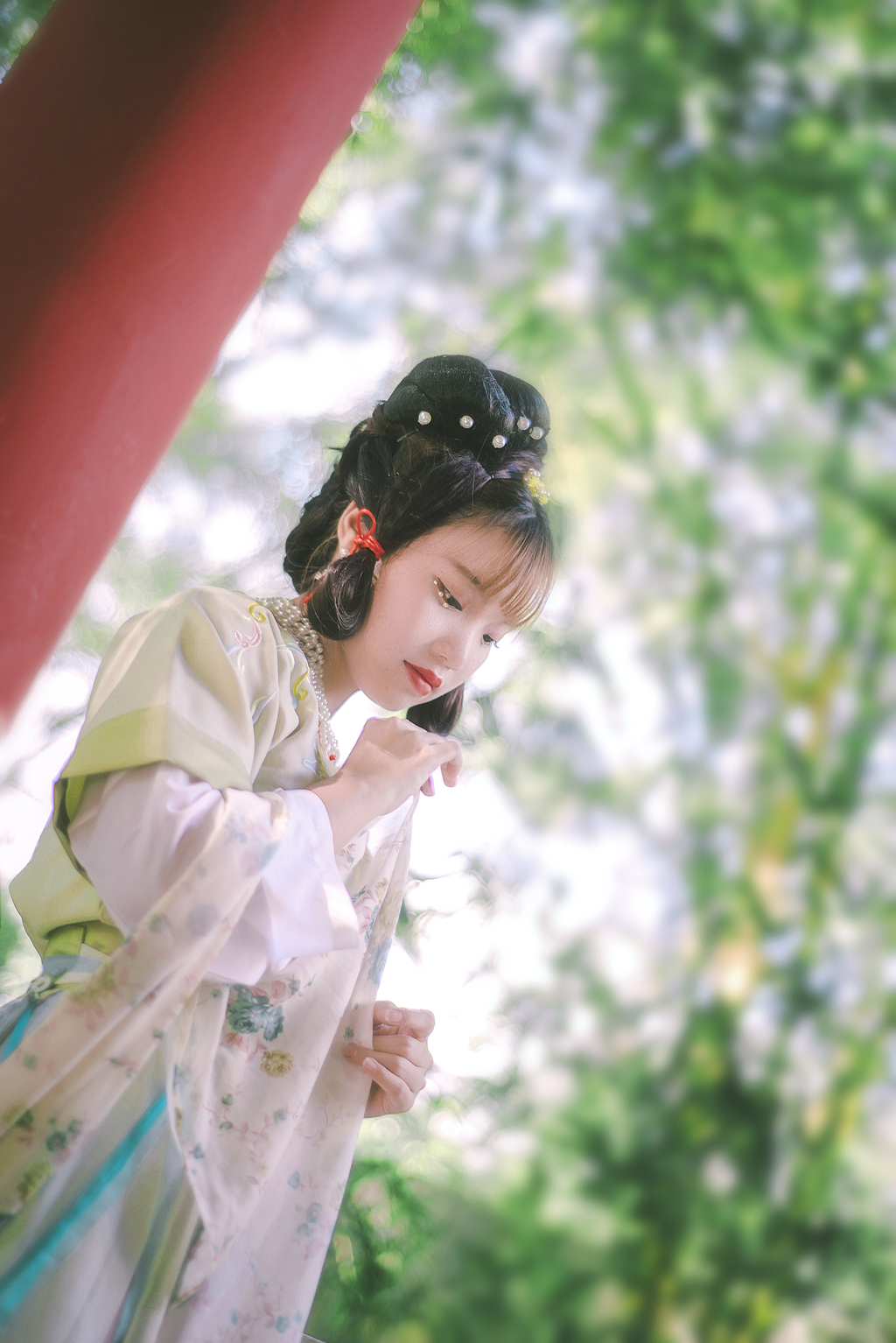 包子脸美女明艳靓丽汉服养眼古装摄影图片