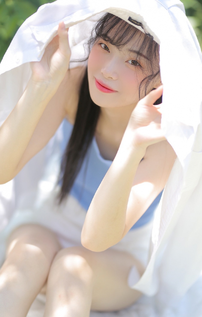 阳光小美女气质清纯文艺写真