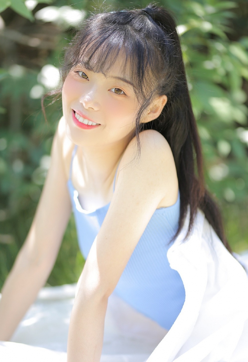 阳光小美女气质清纯文艺写真