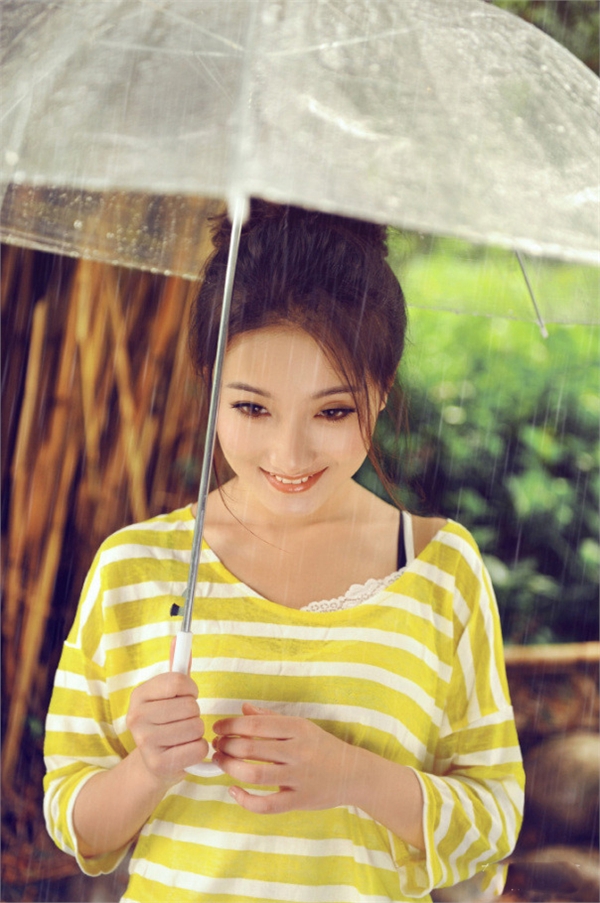 夏日妹子清新自然写真
