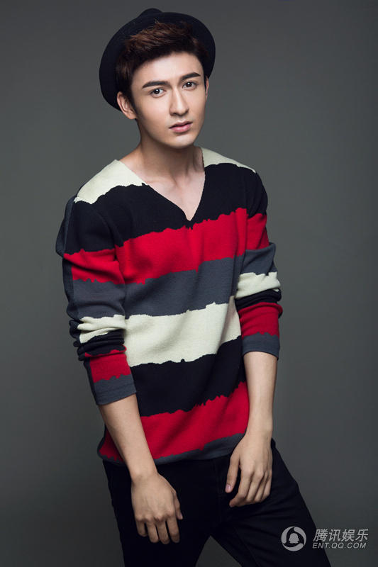 米热休闲时尚写真 散发满满青春荷尔蒙