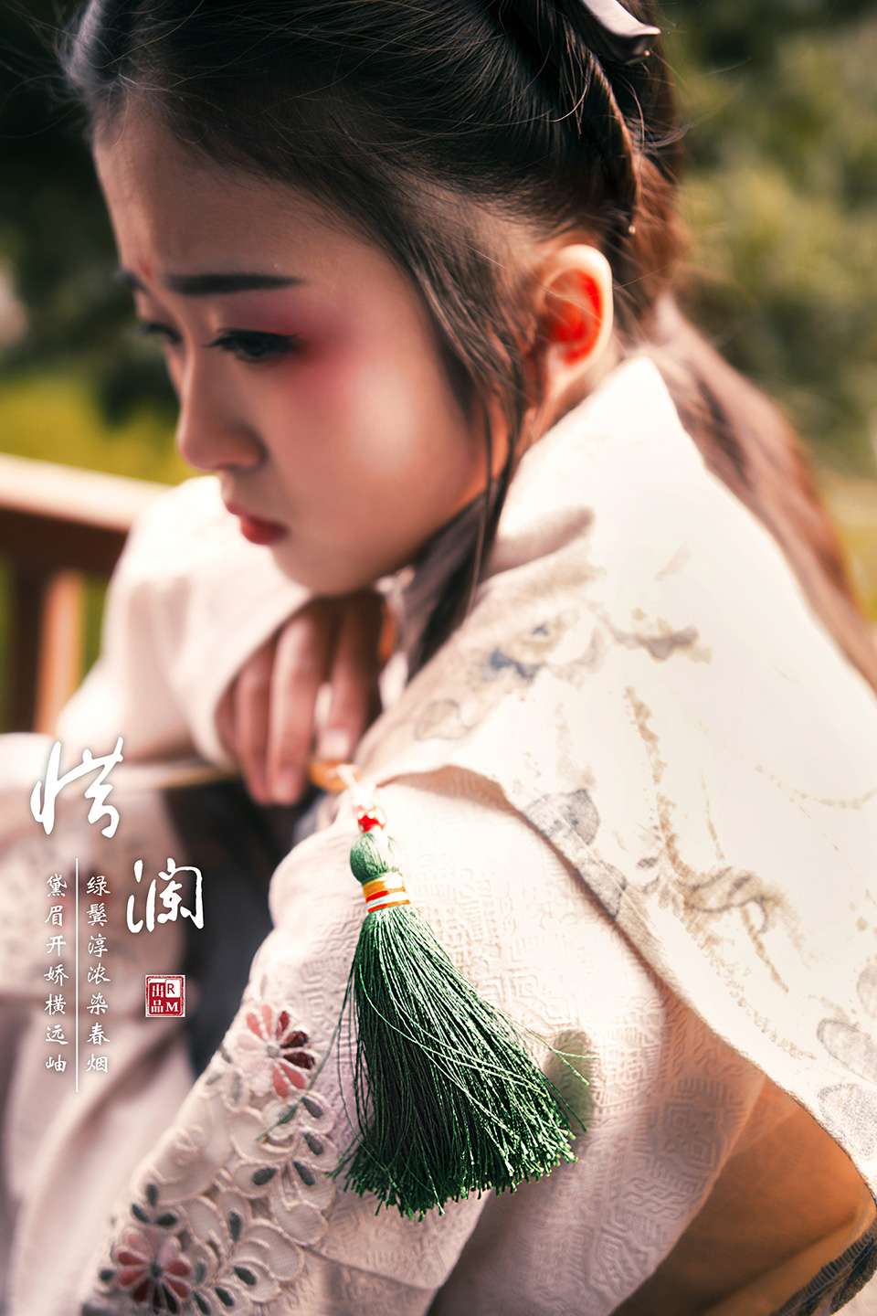 典雅娴静汉服美女步步生莲写真