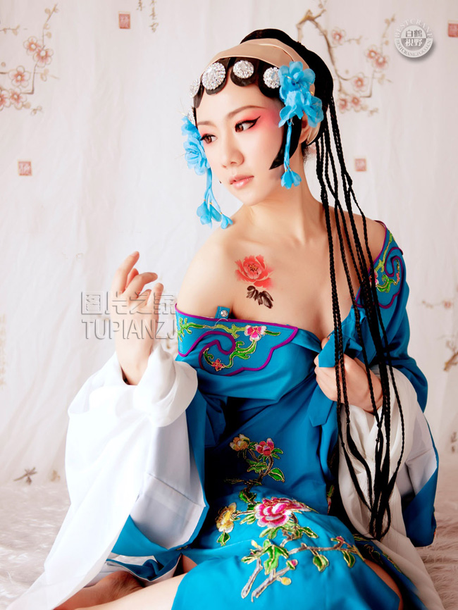 古典花旦的妩媚诱惑 眸似清月年如华