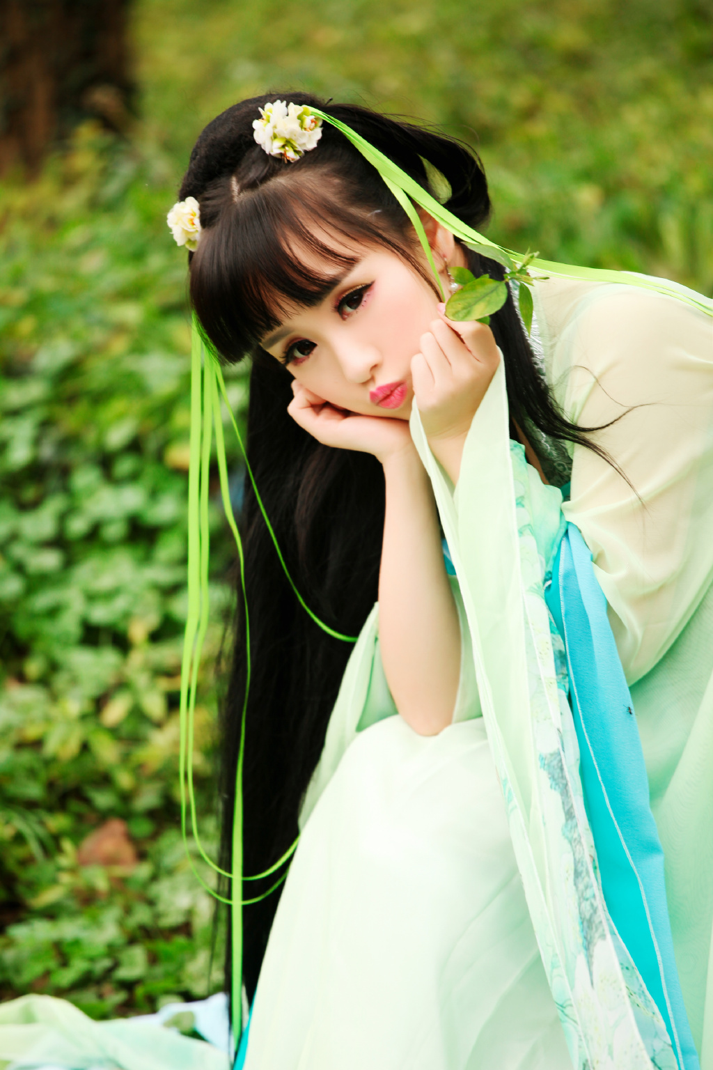 90后古装美女森林写真