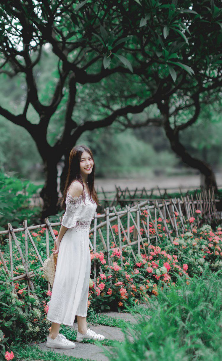 [秀人网]美乳性感尤物陈思琪大尺度浴室透视装爆乳黑丝睡衣主题系