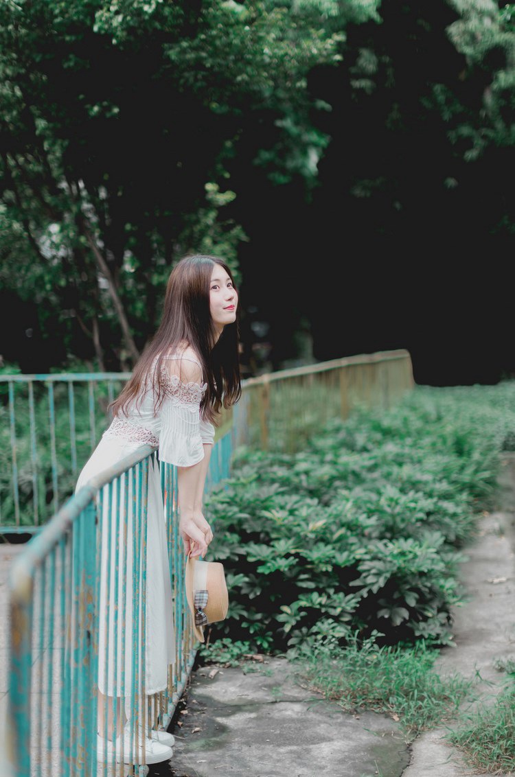 [秀人网]美乳性感尤物陈思琪大尺度浴室透视装爆乳黑丝睡衣主题系