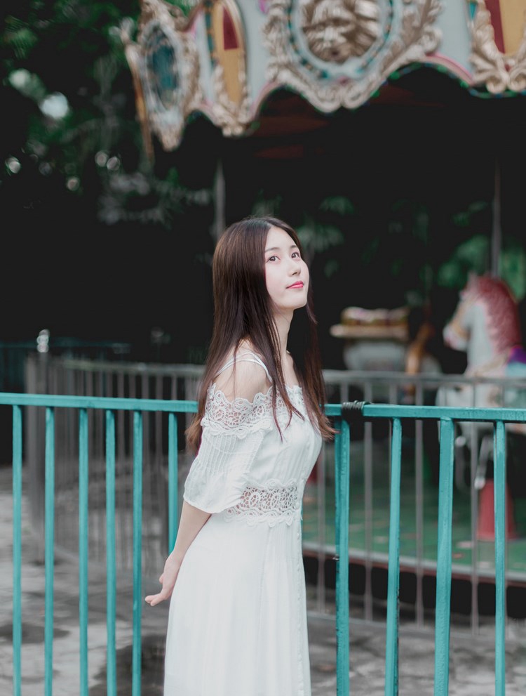 [秀人网]美乳性感尤物陈思琪大尺度浴室透视装爆乳黑丝睡衣主题系