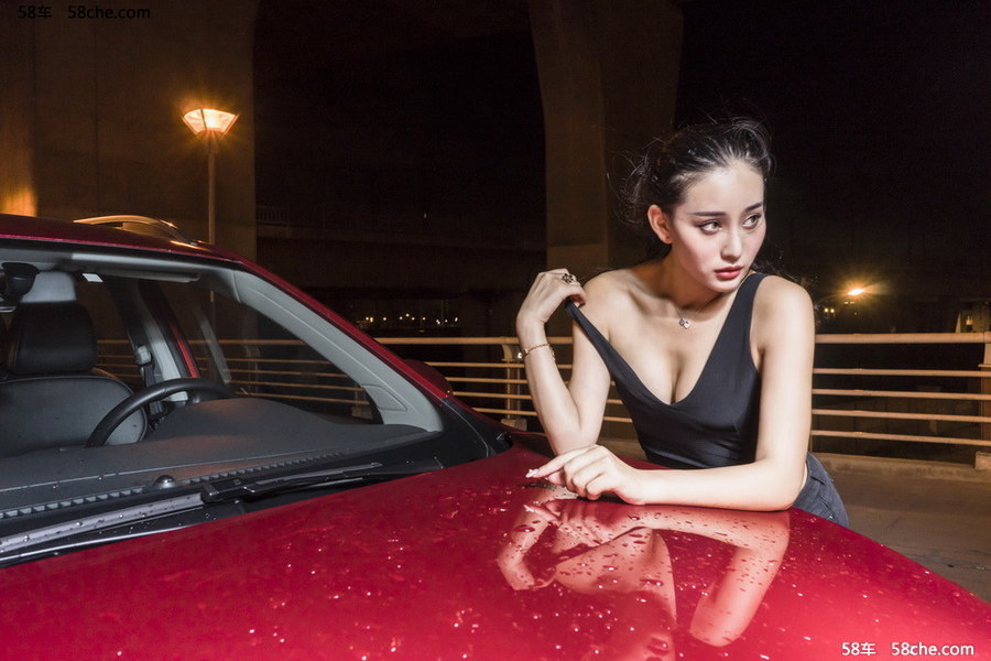 身姿窈窕纤细的冷艳女神魅力无限豪车激情图片