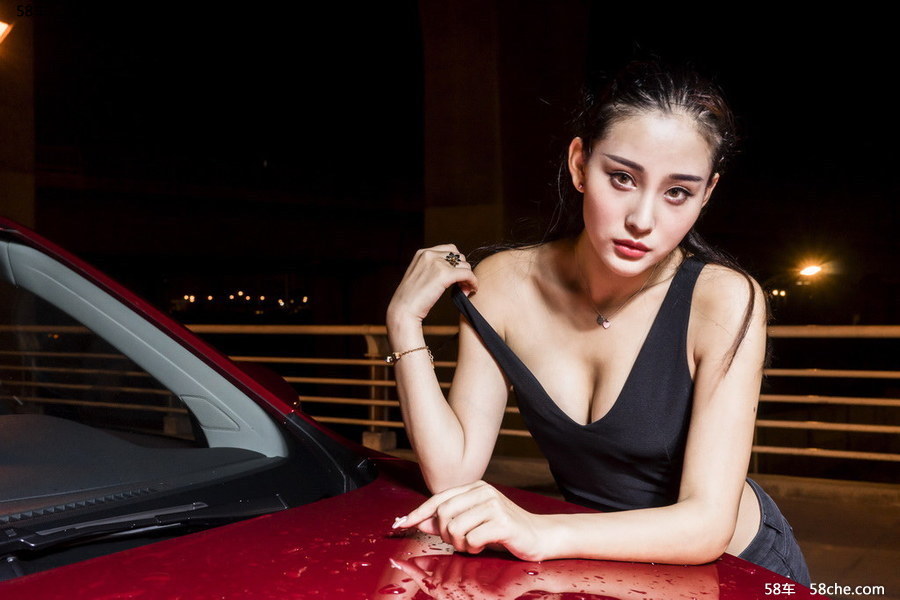 身姿窈窕纤细的冷艳女神魅力无限豪车激情图片