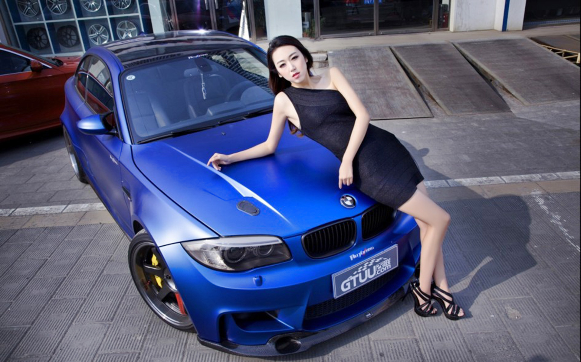 豪车美人美臂长腿车上卖弄风骚诱人犯罪图集