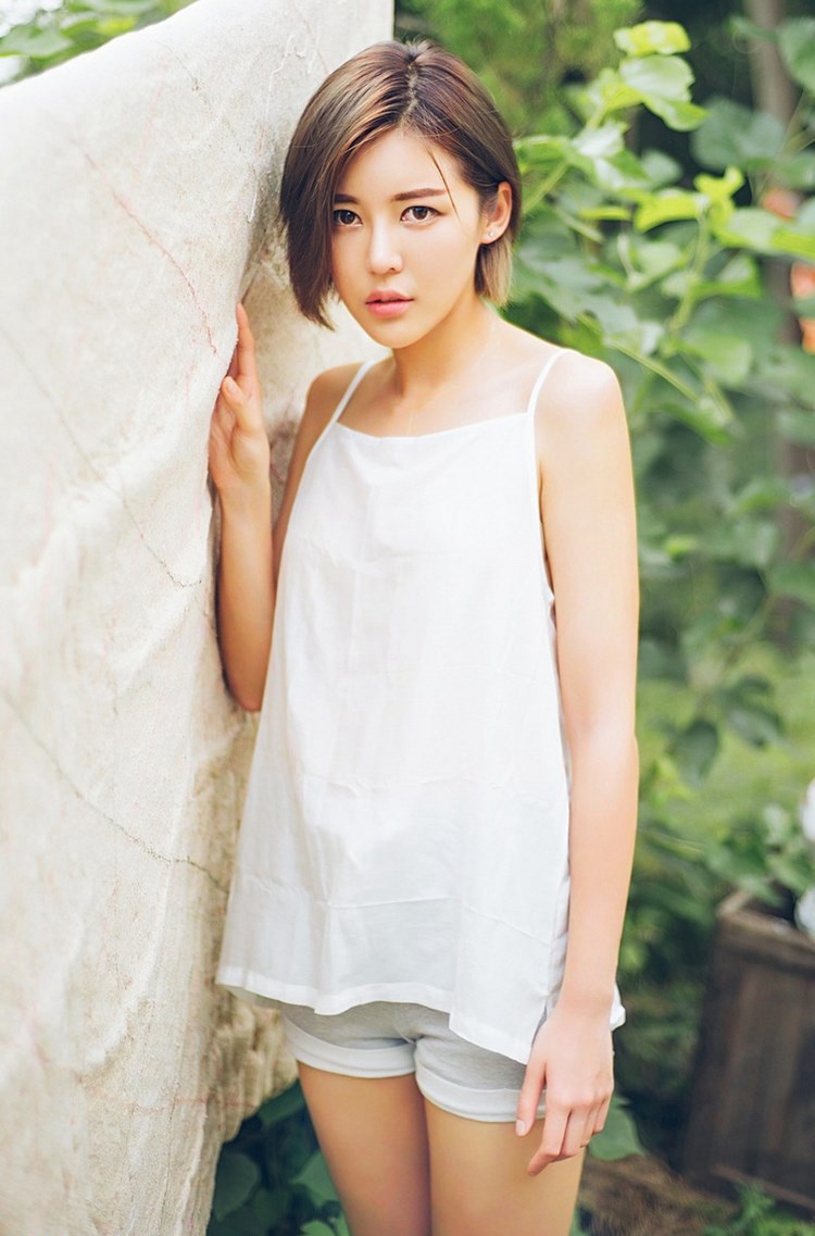 av40岁以上美熟妇璇璇黑丝美腿超短裙诱惑美女私密写真集