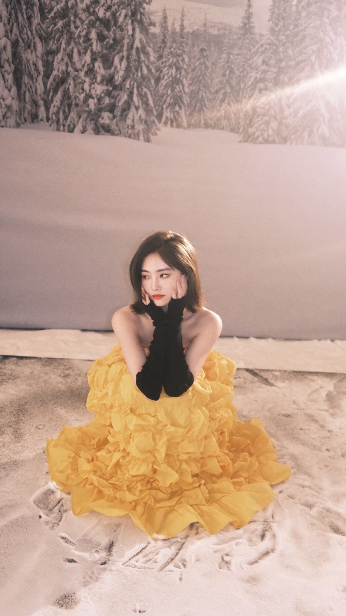 许佳琪黄色公主裙少女感满满写真