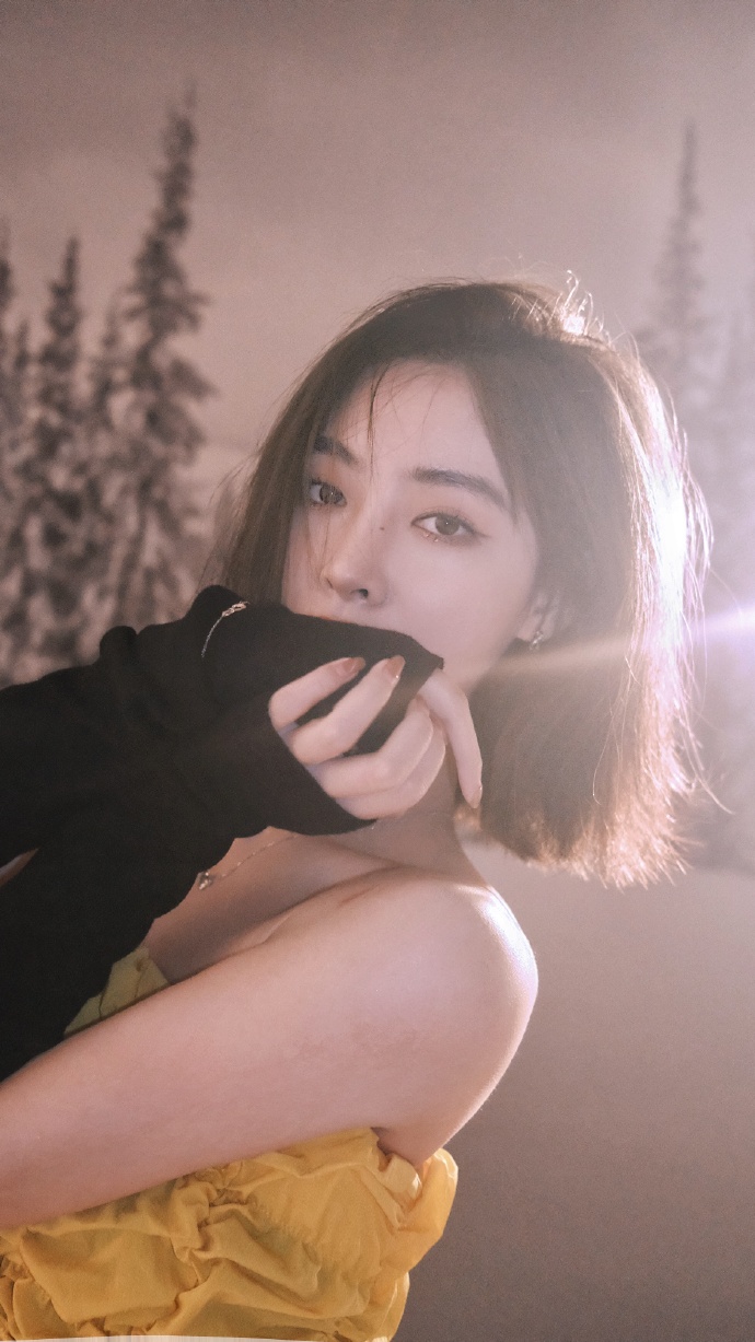 许佳琪黄色公主裙少女感满满写真