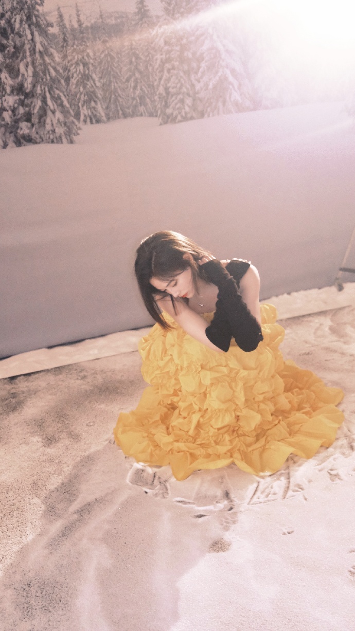 许佳琪黄色公主裙少女感满满写真