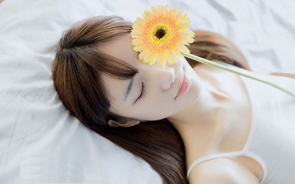 亚洲极品细腿美女丁字裤连体衣大波迷人私房照