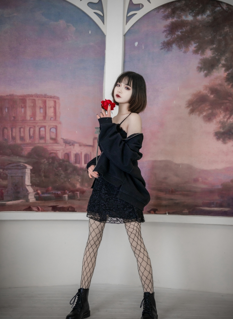 暗黑系萝莉少女妩媚妖艳套图