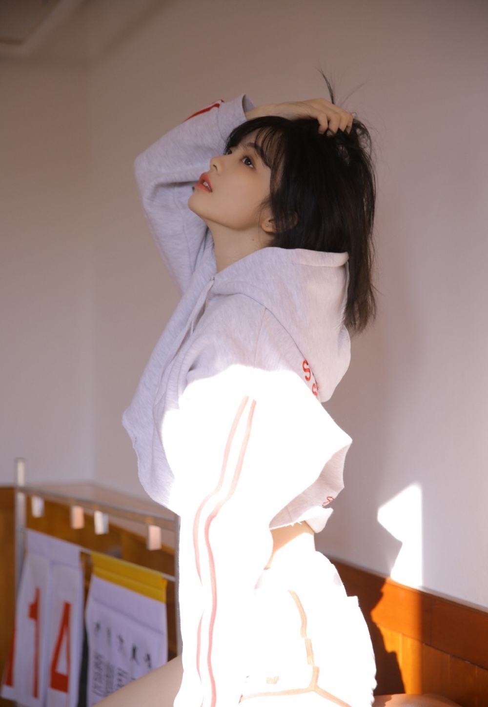 清纯可人的元气美少女运动装显得活力满满个性写真