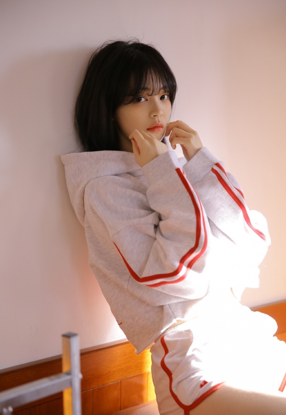 清纯可人的元气美少女运动装显得活力满满个性写真