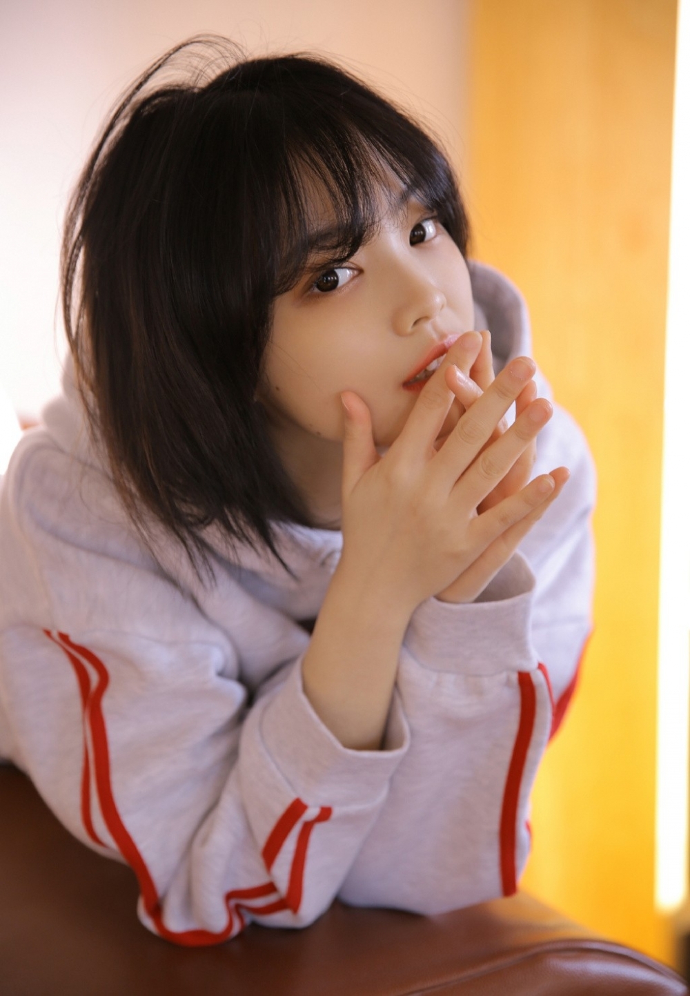 清纯可人的元气美少女运动装显得活力满满个性写真