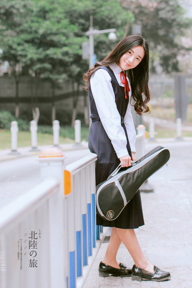 有点像赵丽颖的日本学生装女孩