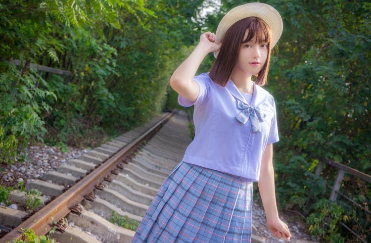 森林气质女孩梦幻静寂车轨清新自然氧气写真