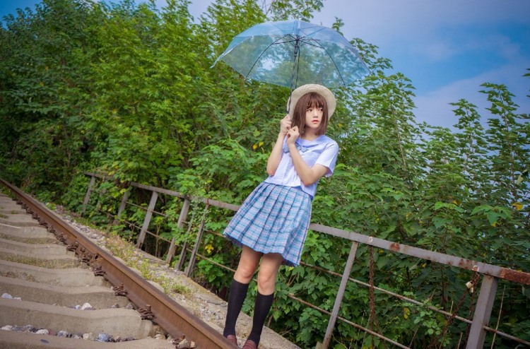 森林气质女孩梦幻静寂车轨清新自然氧气写真