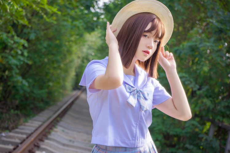森林气质女孩梦幻静寂车轨清新自然氧气写真