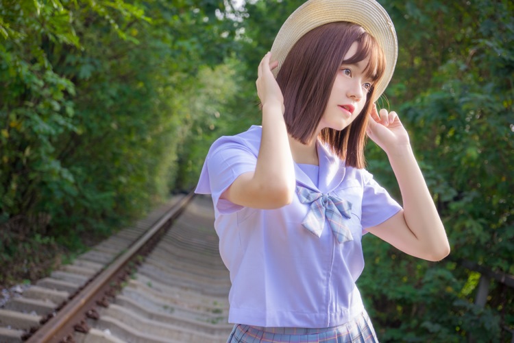 森林气质女孩梦幻静寂车轨清新自然氧气写真