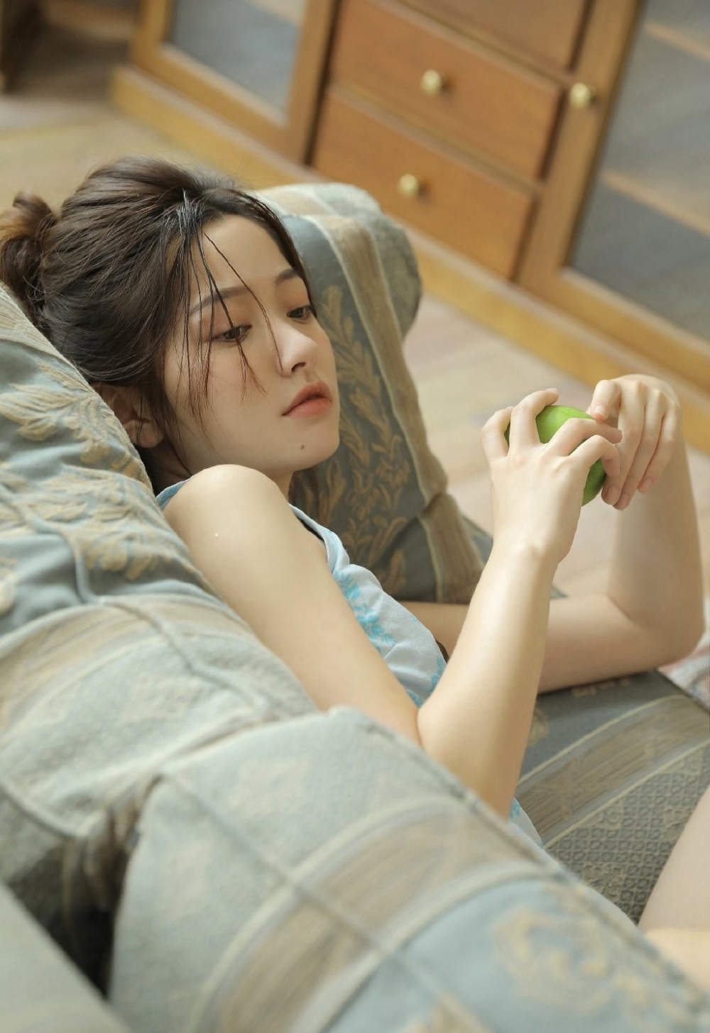 极品尤物素人美女养眼内衣细长美腿妖娆性感写真