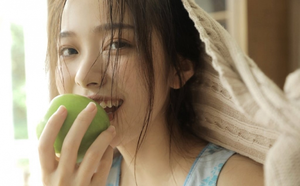 极品尤物素人美女养眼内衣细长美腿妖娆性感写真