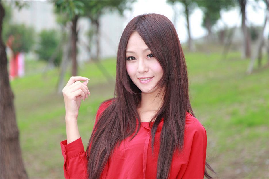 [秀人网]丝袜美女模特柒柒黑丝写真尽显丝袜诱惑