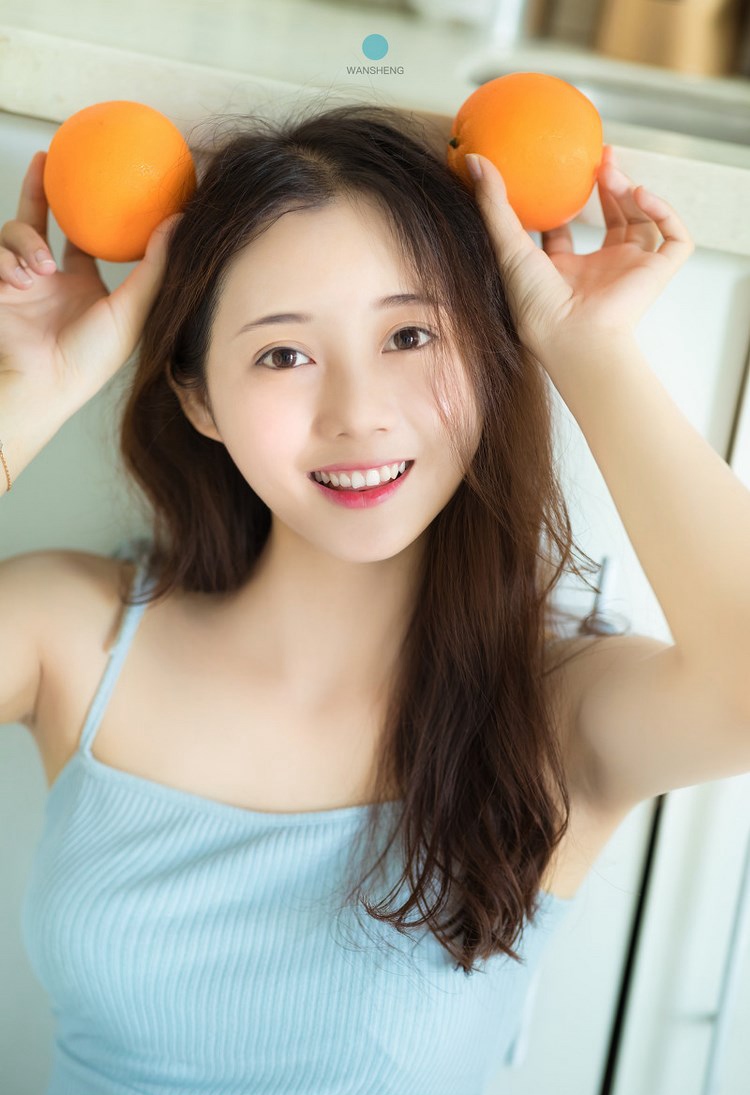 [秀人网]丝袜美女模特柒柒黑丝写真尽显丝袜诱惑