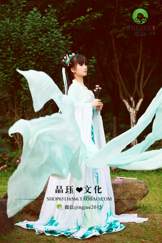 美如小龙女的刘海古装美女