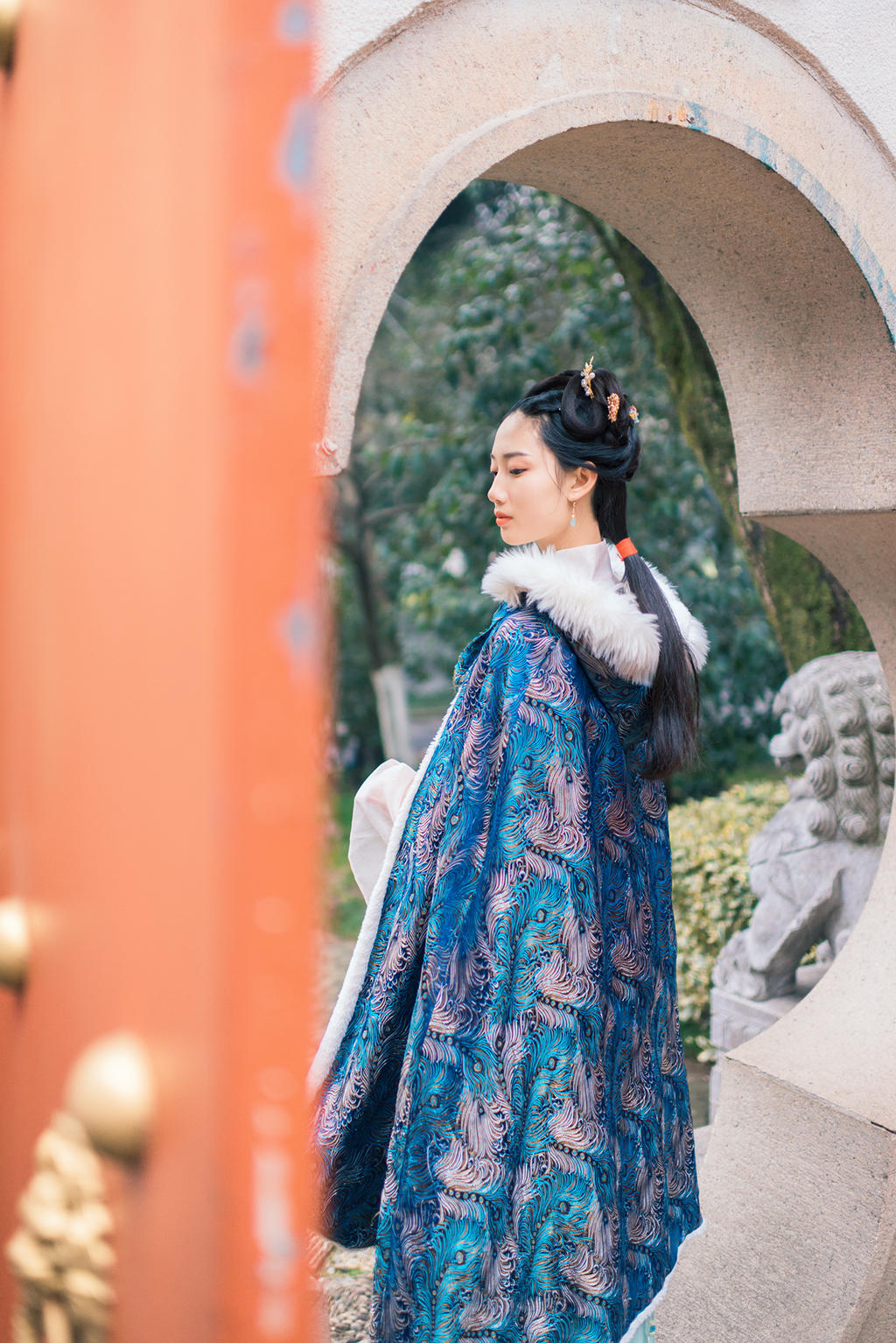 回眸一笑百媚生的汉服美女气质出尘唯美古风摄影