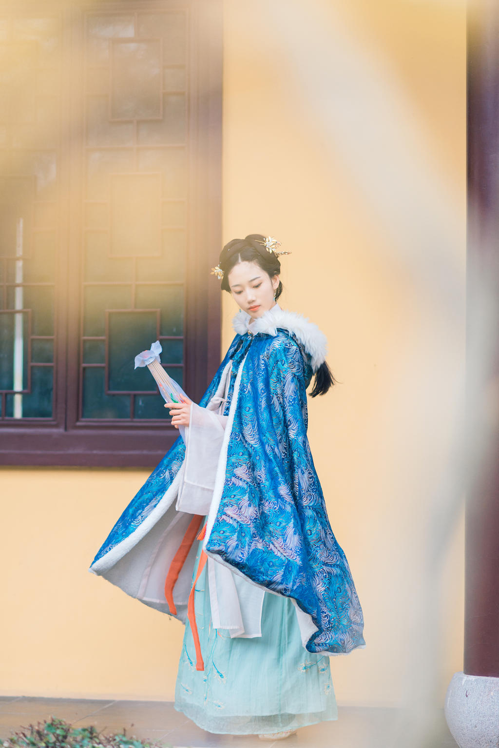 回眸一笑百媚生的汉服美女气质出尘唯美古风摄影