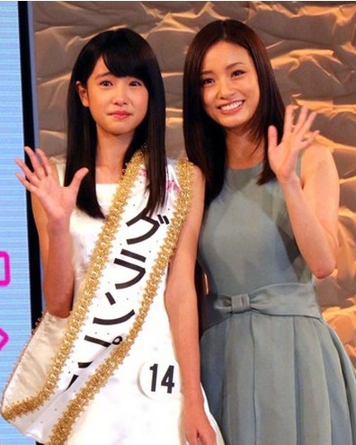 美妙人妻酒店床上美腿翘臀丝袜控老司机福利