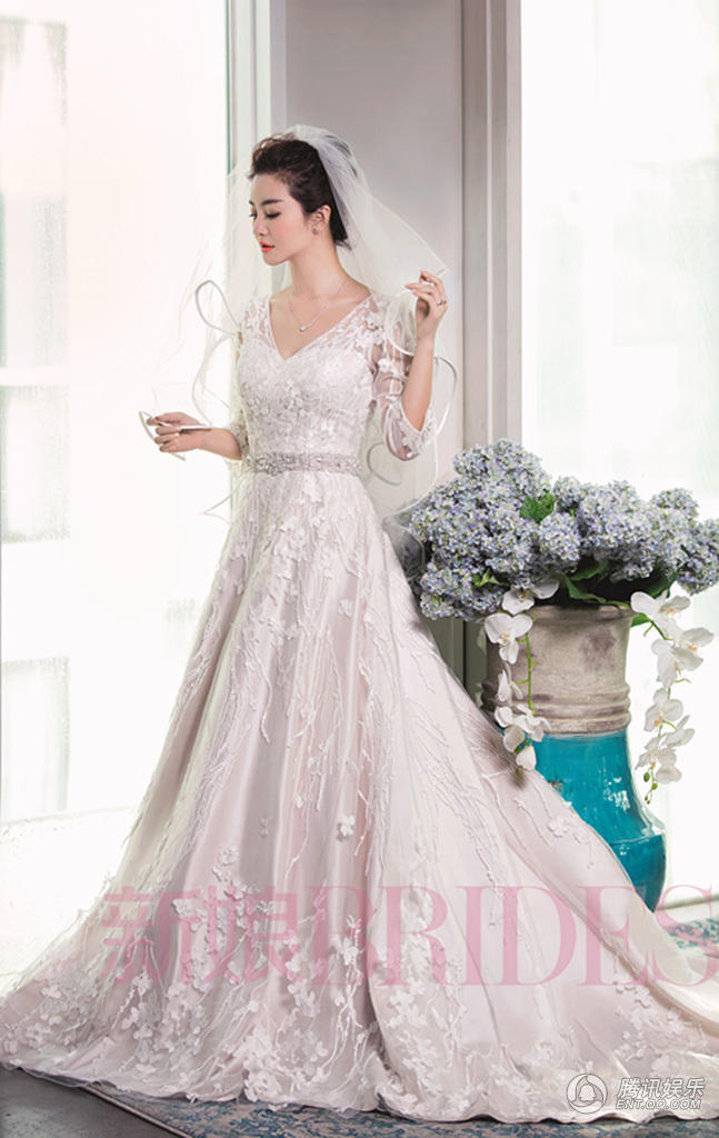 李晟李佳航夫妻二人携手为新娘杂志拍摄婚纱大片