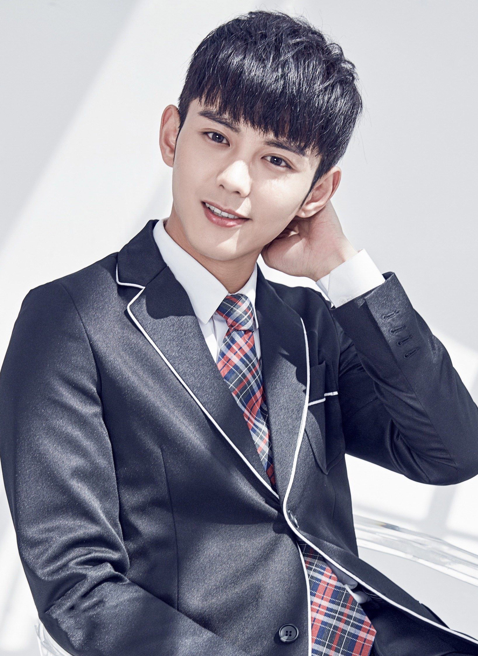 蓝博学院风西装图片写真