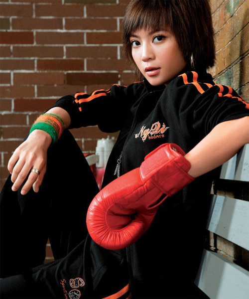 梁紫丹中性风写真 气场强大干练冷艳