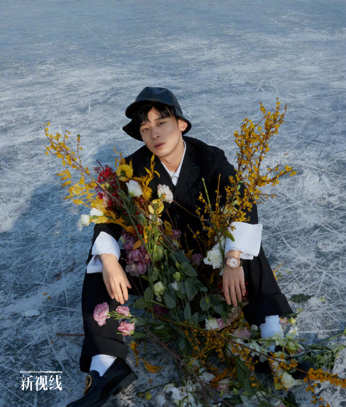 董子健冰湖雪地交织冬日阳光享受故乡宁静舒畅写真