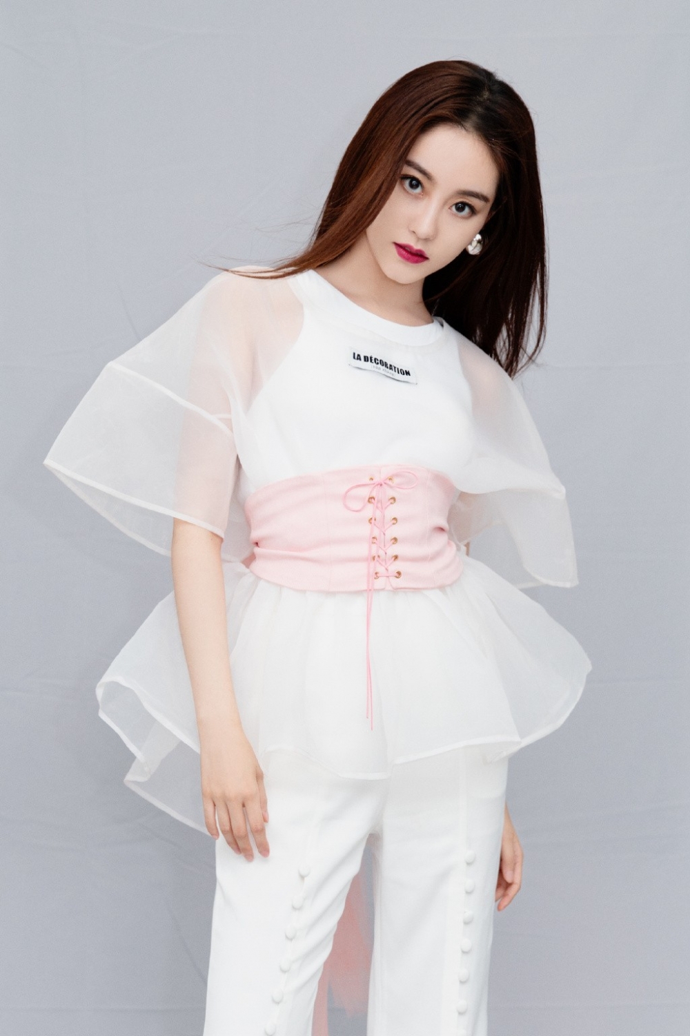 白衣仙女祝绪丹露脐装帅气御姐有型活动照图片