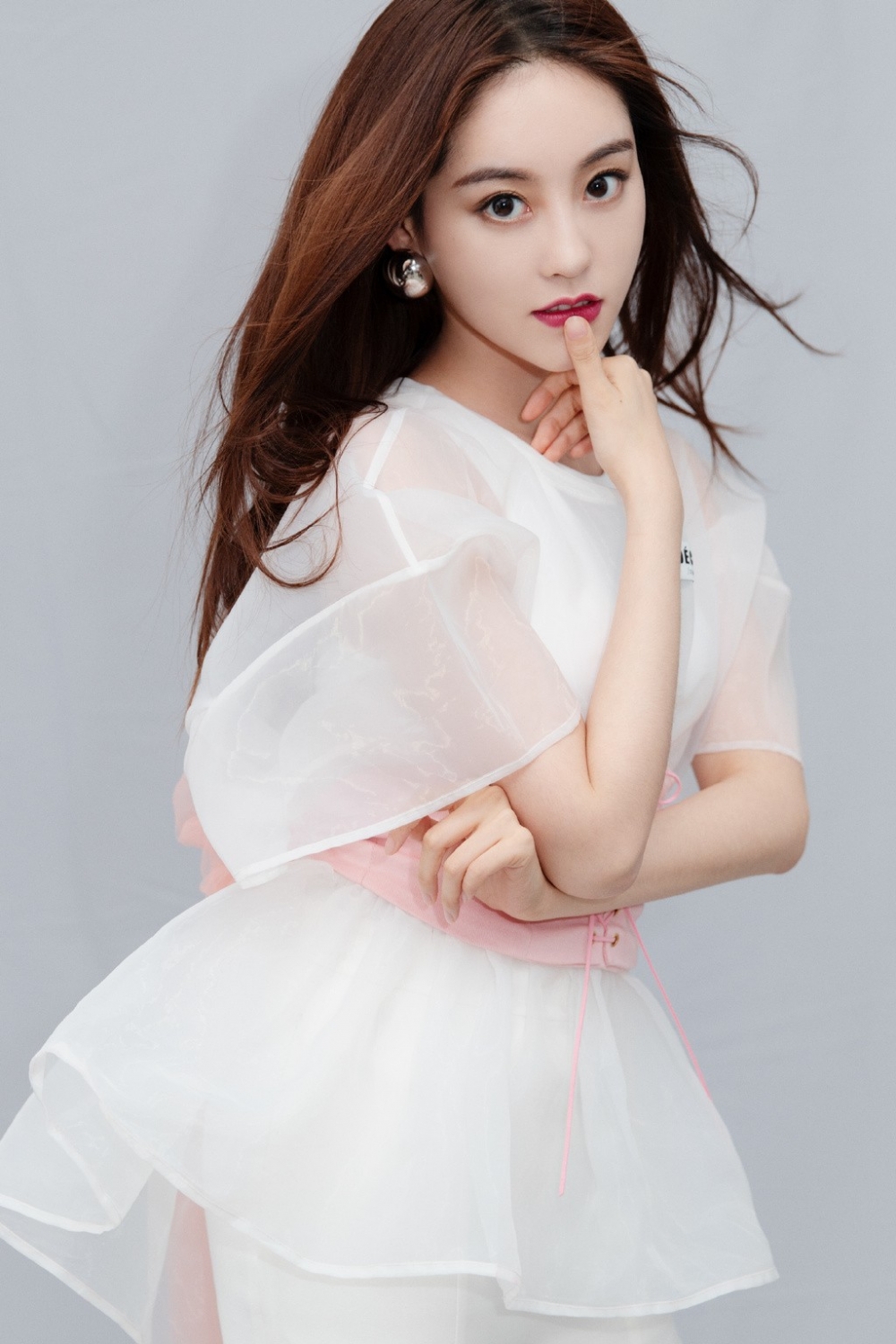 白衣仙女祝绪丹露脐装帅气御姐有型活动照图片