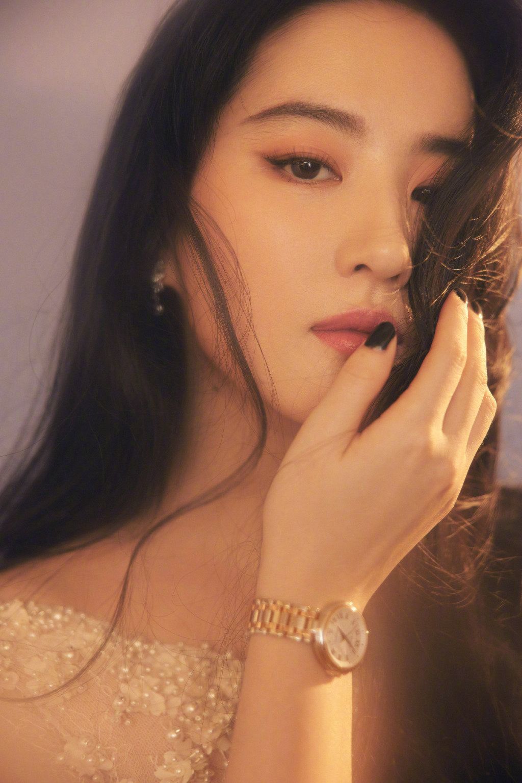 刘亦菲蕾丝珍珠纱裙温柔典雅写真