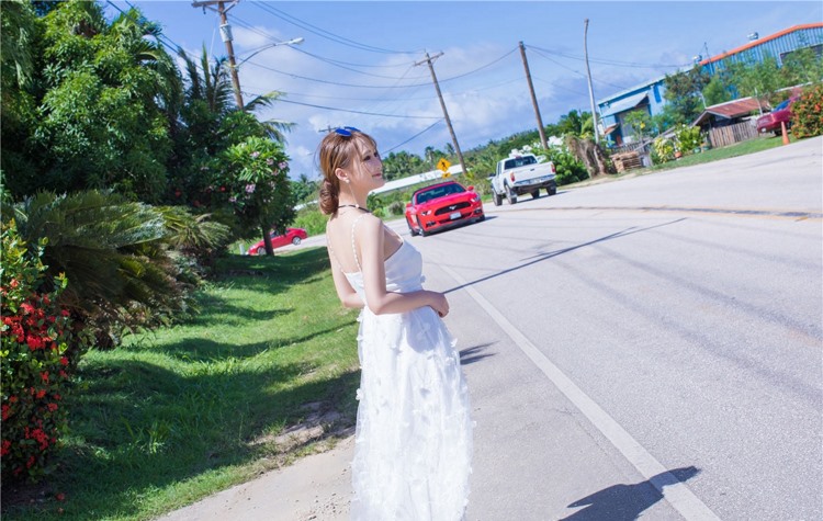 极品火辣身材美女模特街拍泳装风骚性感巨乳人妻图片