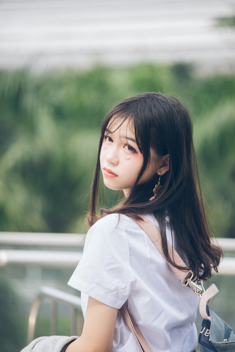 清纯养眼的制服美女国模极品高颜值自拍写真