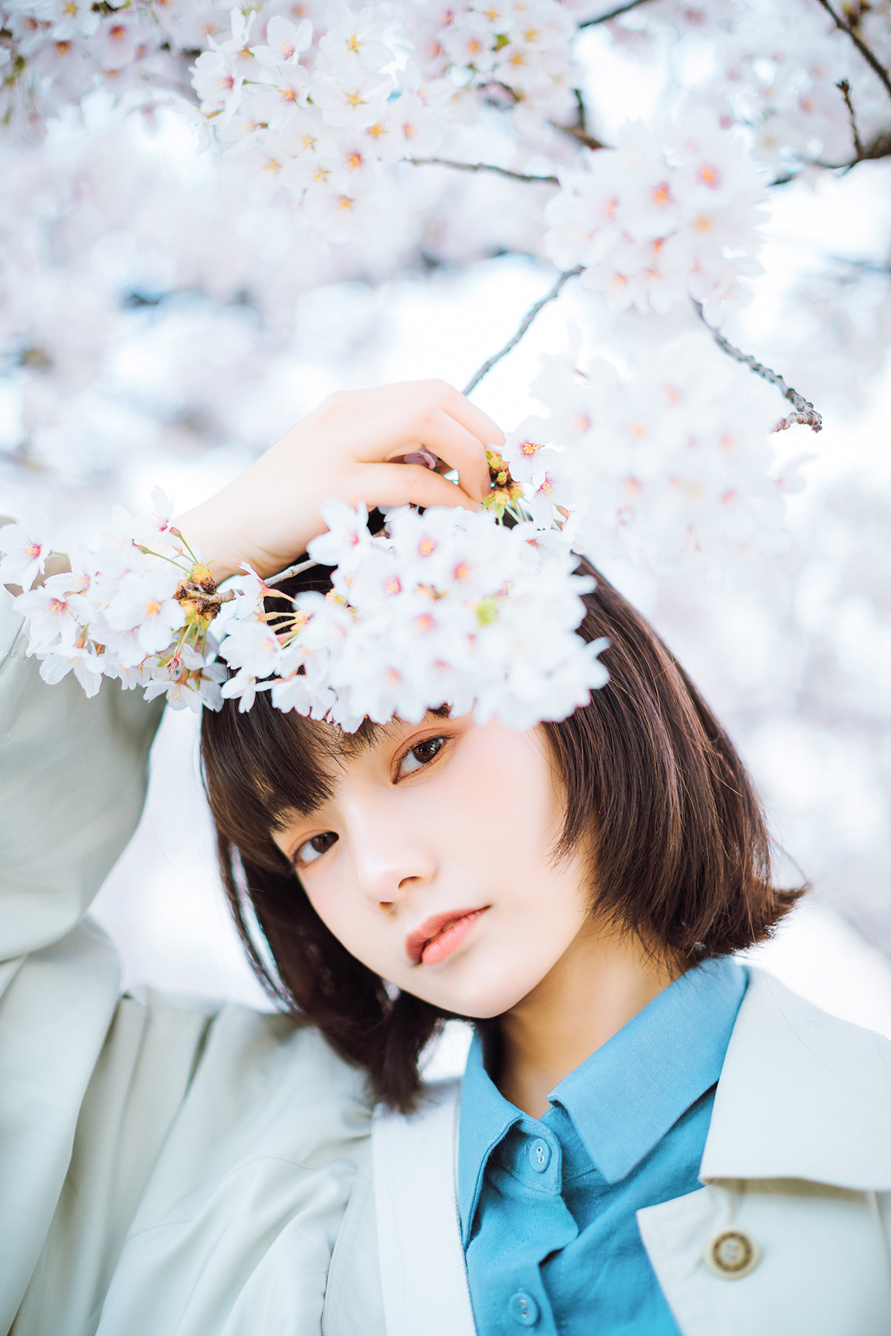 火车站清纯阳光少女写真图片