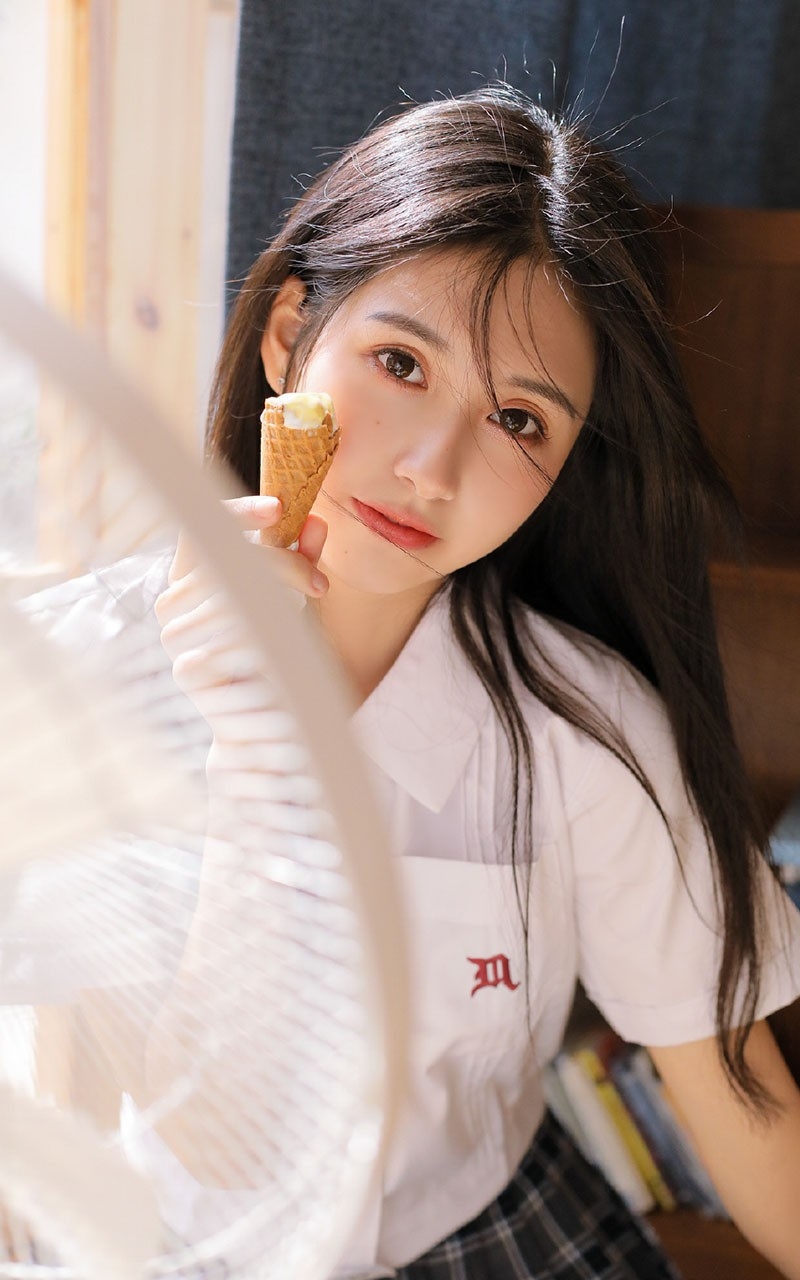 美女校花娇软可爱写真摄影