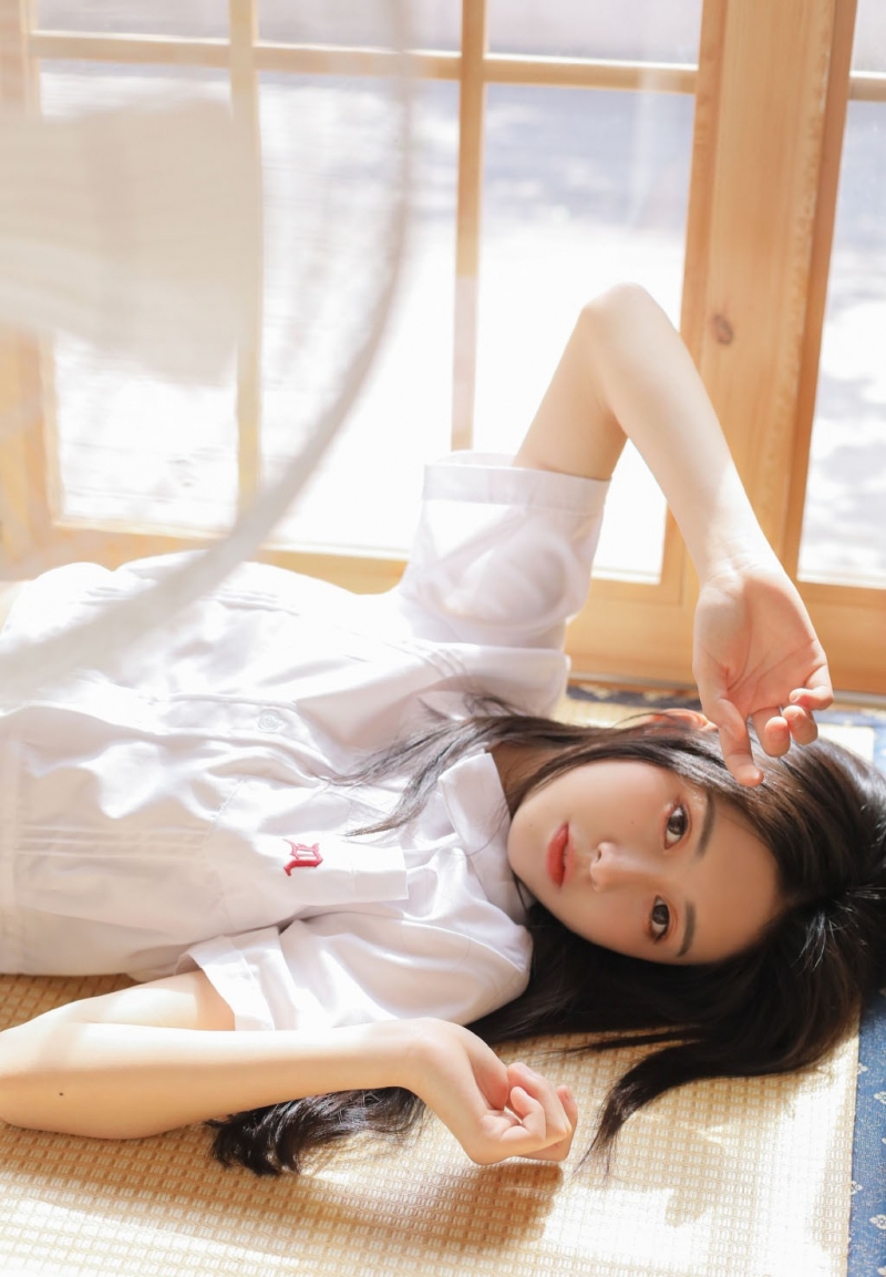美女校花娇软可爱写真摄影