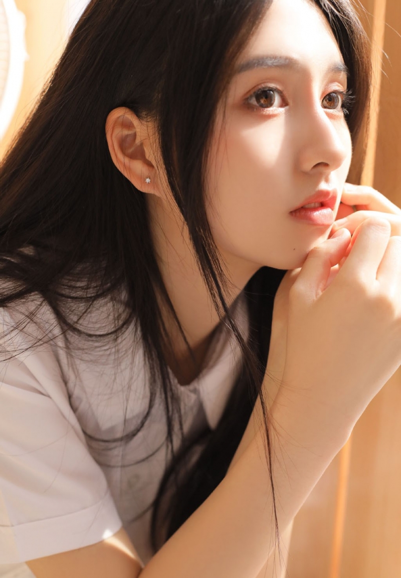 美女校花娇软可爱写真摄影